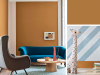 Little Greene - Middle Buff 122 sur le mur et plinthe avec des accents bleus