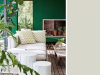Little Greene - French Grey Mid 162 sur deux tabourets en troncs d'arbre