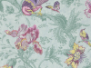 papier peint aux couleurs vives, avec un fond bleu sur lequel se trouvent des oiseaux Crowe Hall Lane - Punch de couleur rose et pourpre de Little Greene