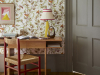 Great Ormond Street - Galette papier peint de Little Greene avec des accents bruns et verts