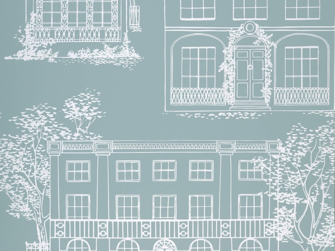 Hampstead - Penumbra est un papier peint aux couleurs bleu et vert, avec des dessins de maisons de styles différents en blanc.